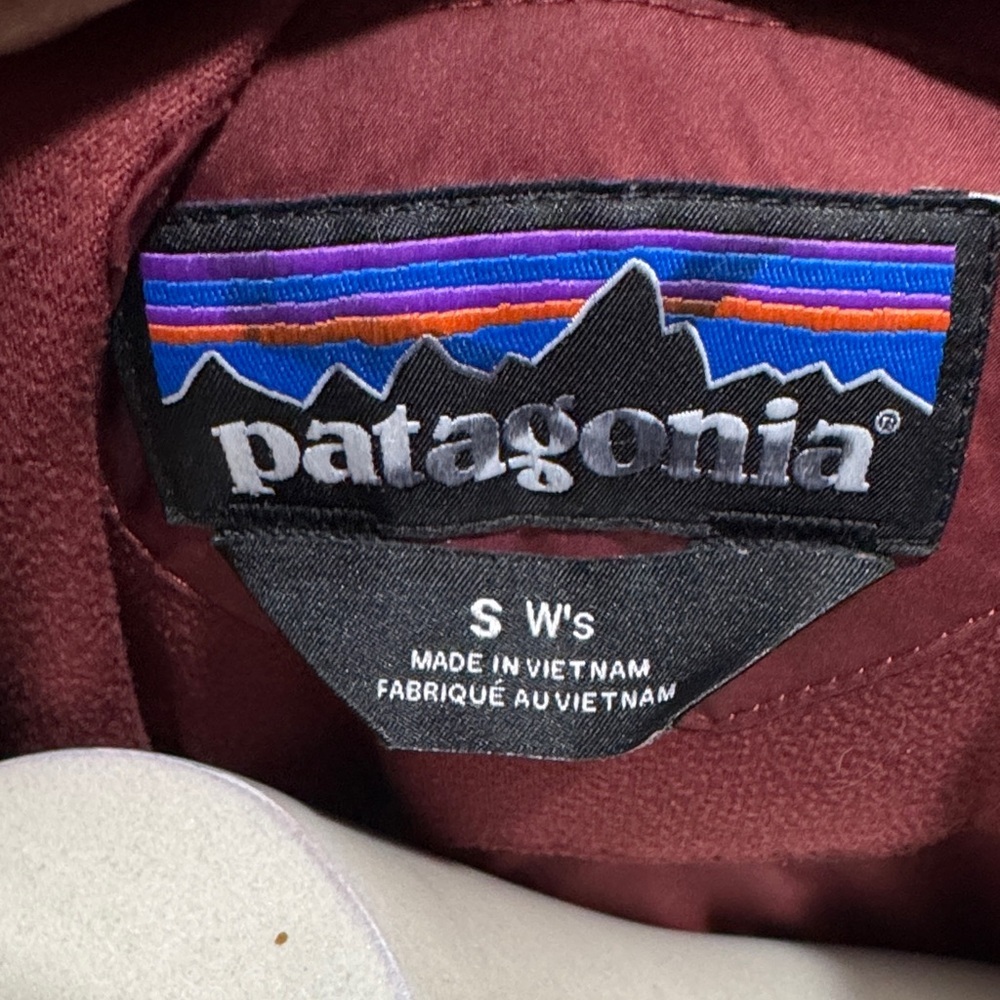 Patagonia Women's Down Burgundy Puffer Jacket with Hood - Picture 6 of 14